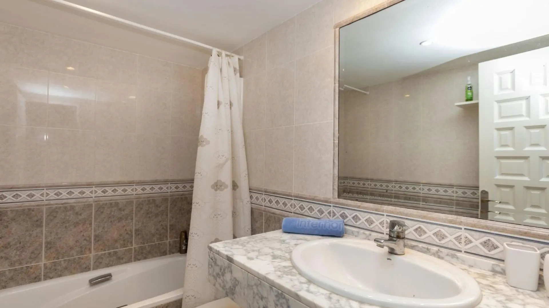 Apartment Poble Amarres By Interhome L' Escala Spagna