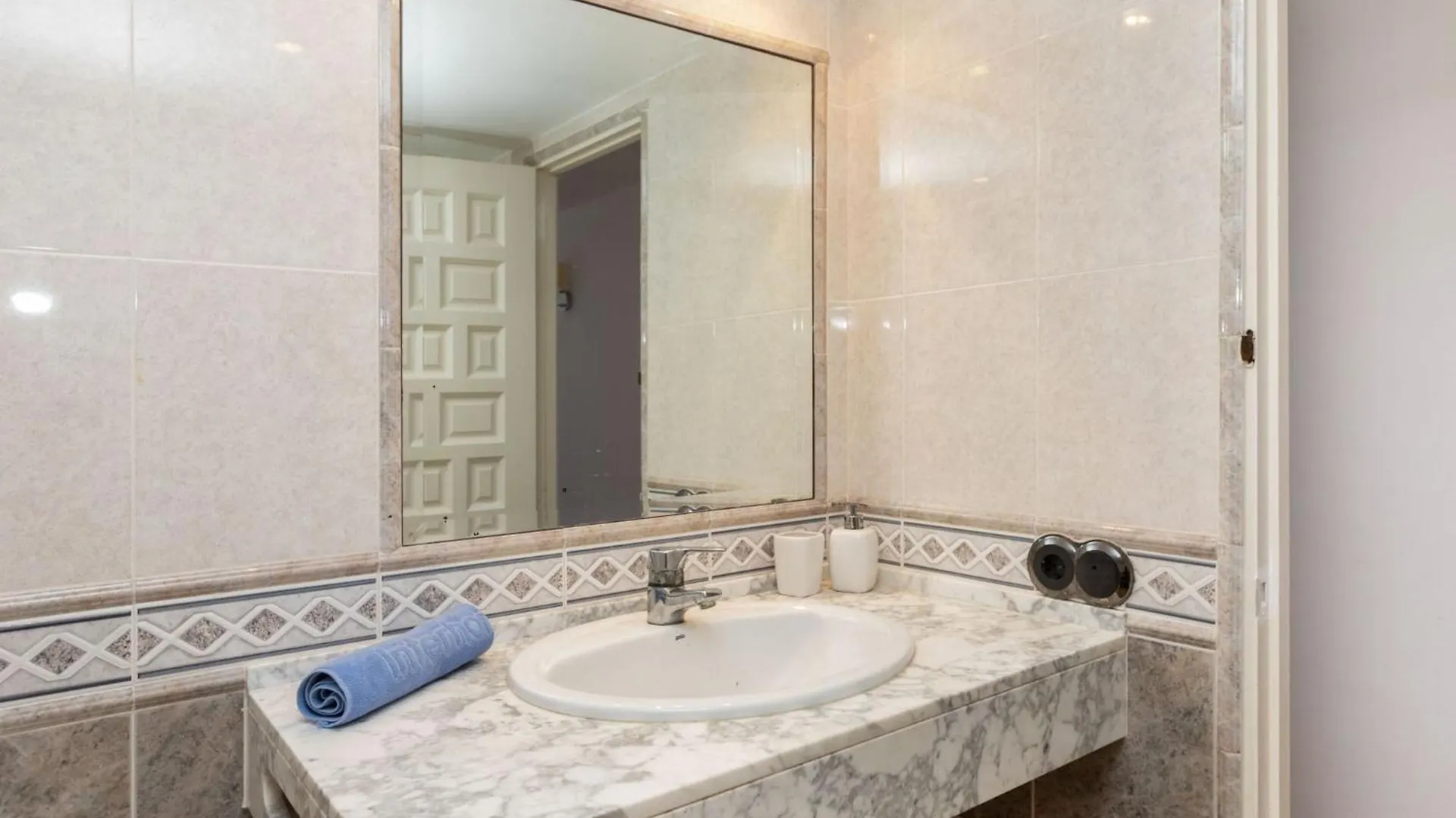 Apartment Poble Amarres By Interhome L' Escala